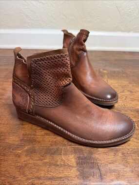 FELMINI Brown Leather Zip Up Boot, size 42 EU/11 US
